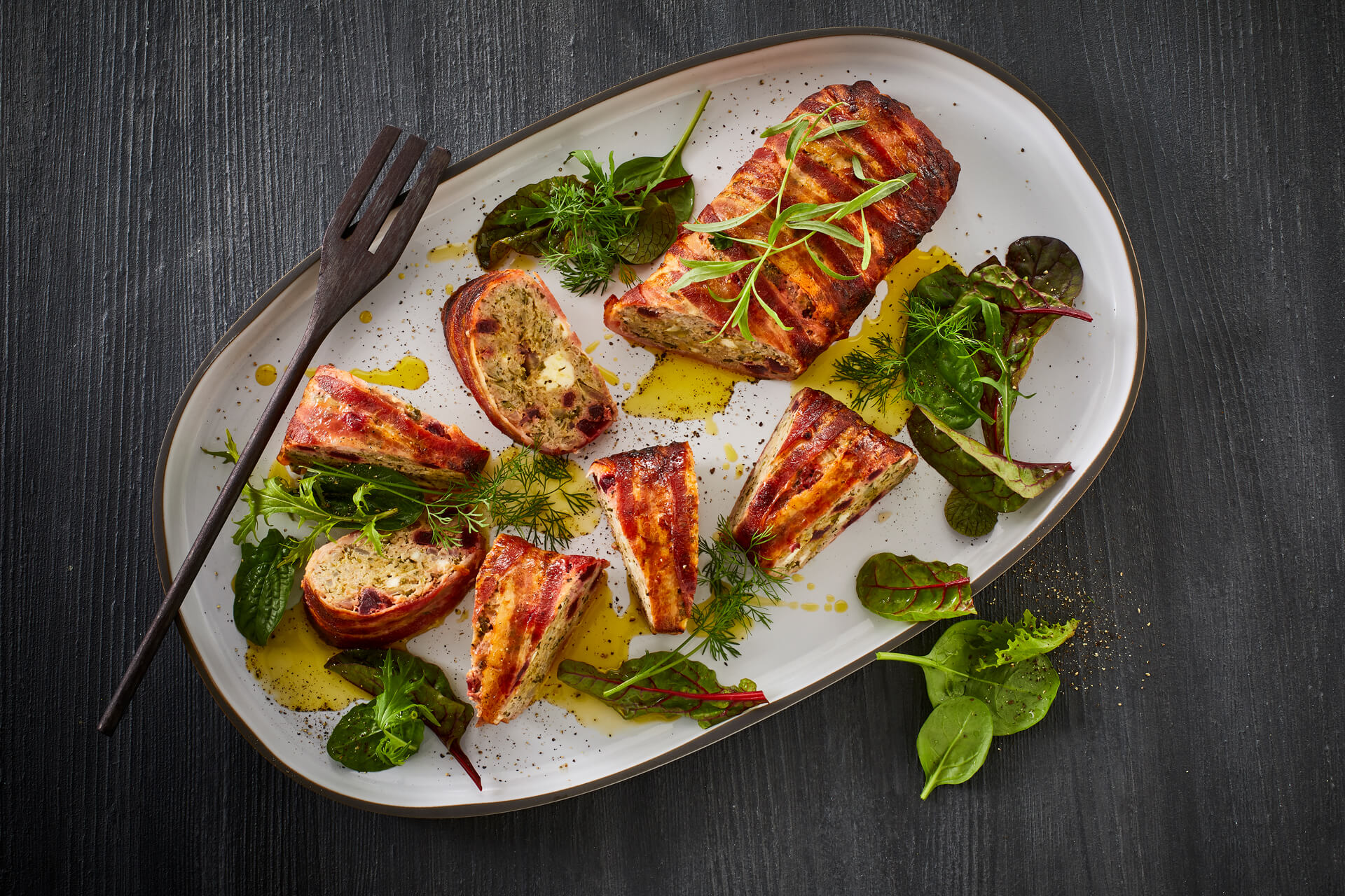 Hackbraten mit Kartoffeln, Feta und Bacon | Tulip.de